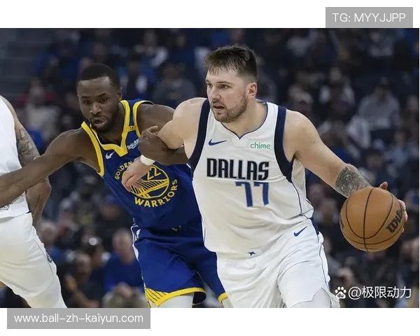 东契奇示范级后撤步三分命中，独行侠狂吹反击号角