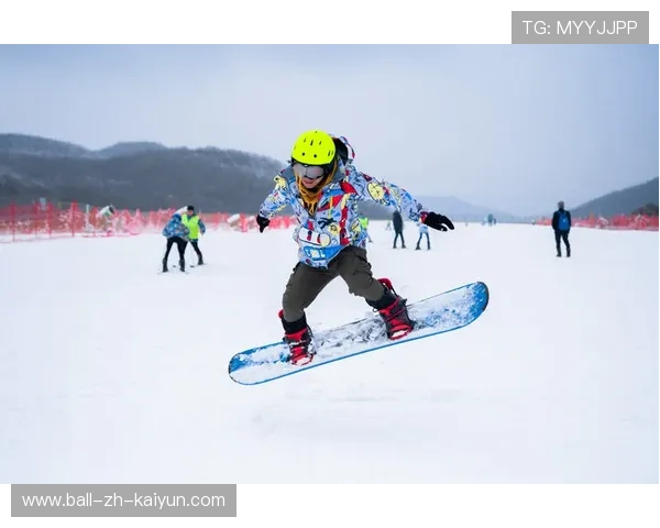 高山滑雪训练课程融入气候适应性训练内容，高山滑雪夏季如何训练